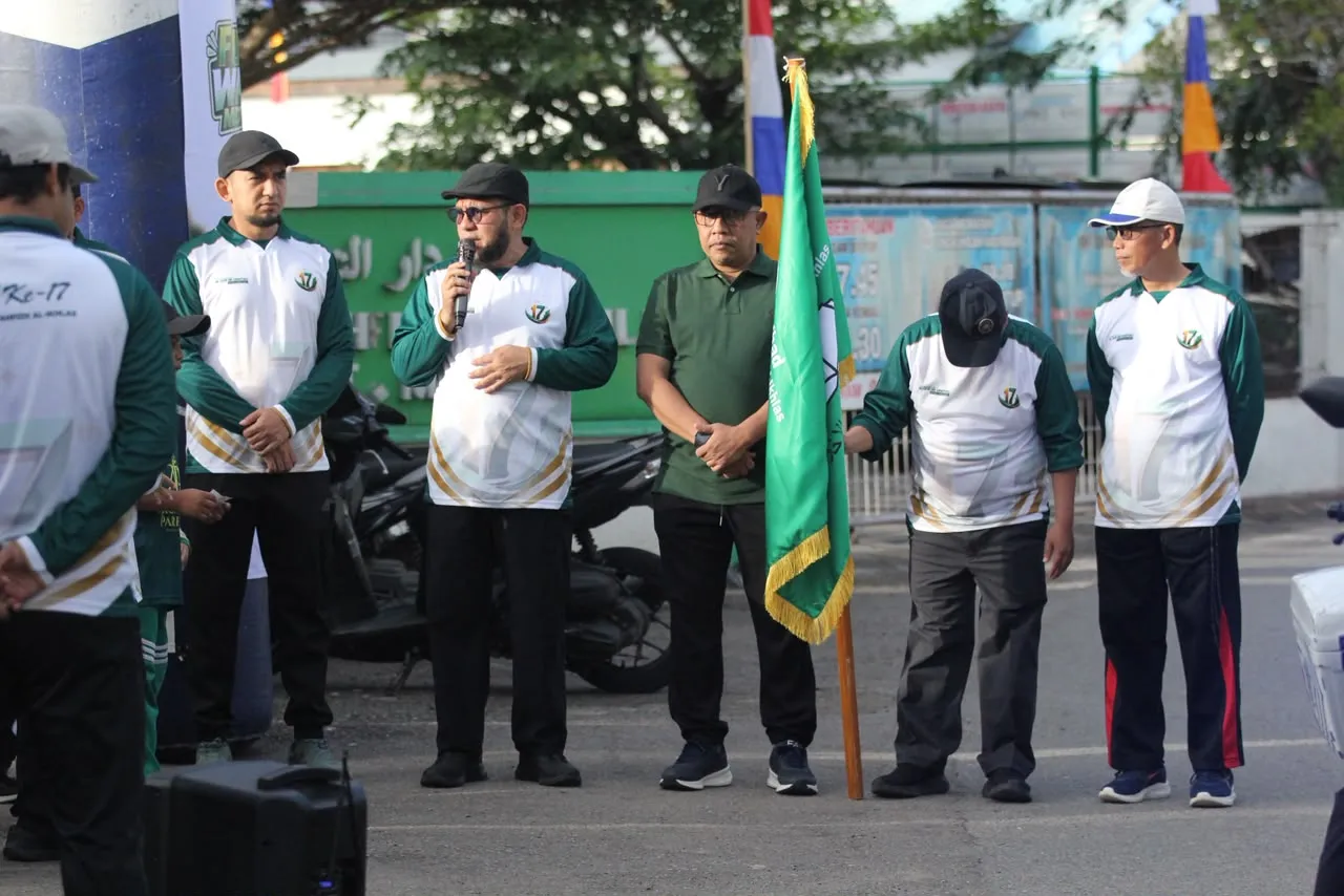 Keseruan Asisten I Aceh Besar di Fun Walk Milad MDTI: Jalan Sehat, Semangat Kuat!