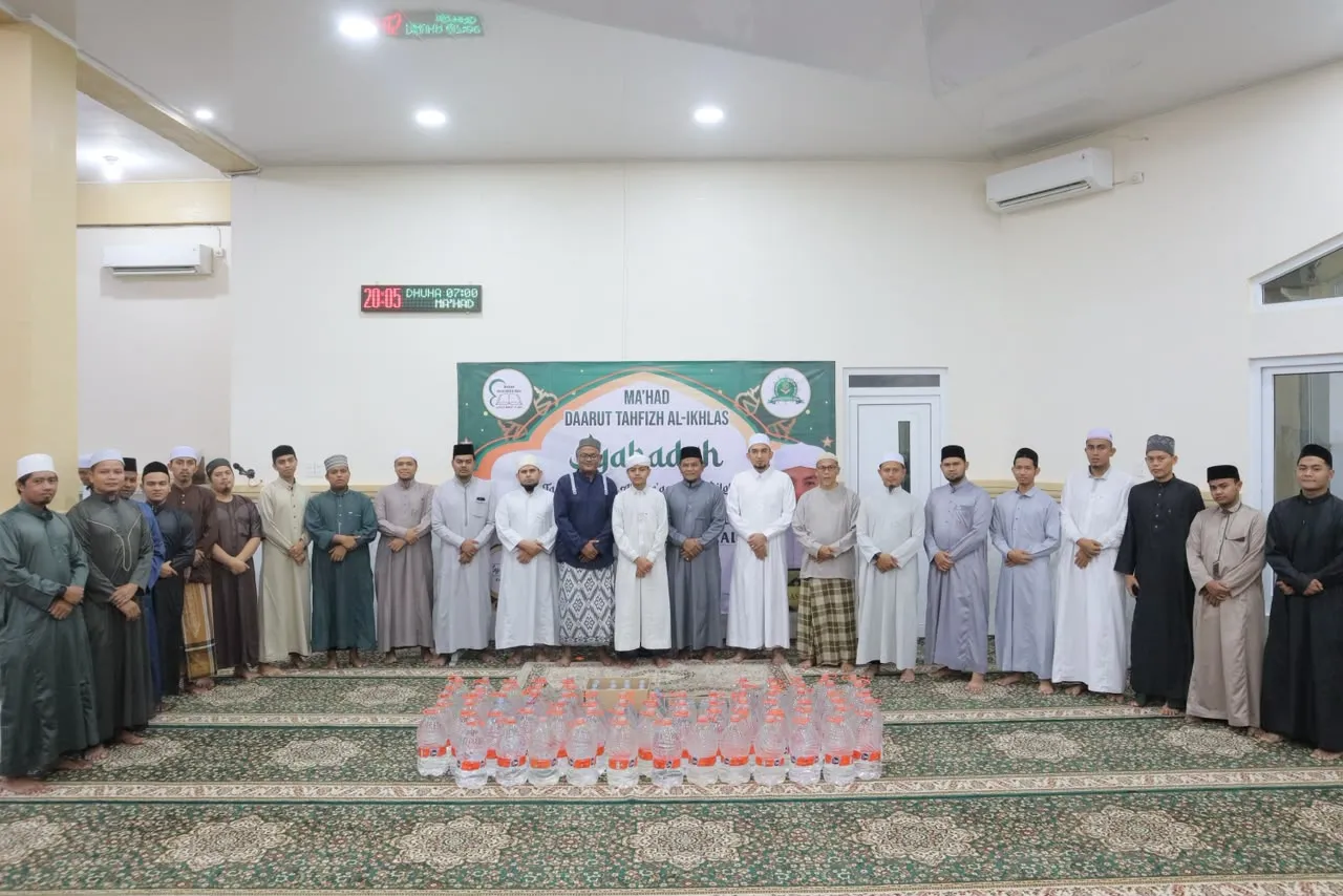 Lantunkan 30 Juz Sekali Duduk, Santri MDTI Putra Pidie Jaya Raih Gelar Syahadah Al-Quran