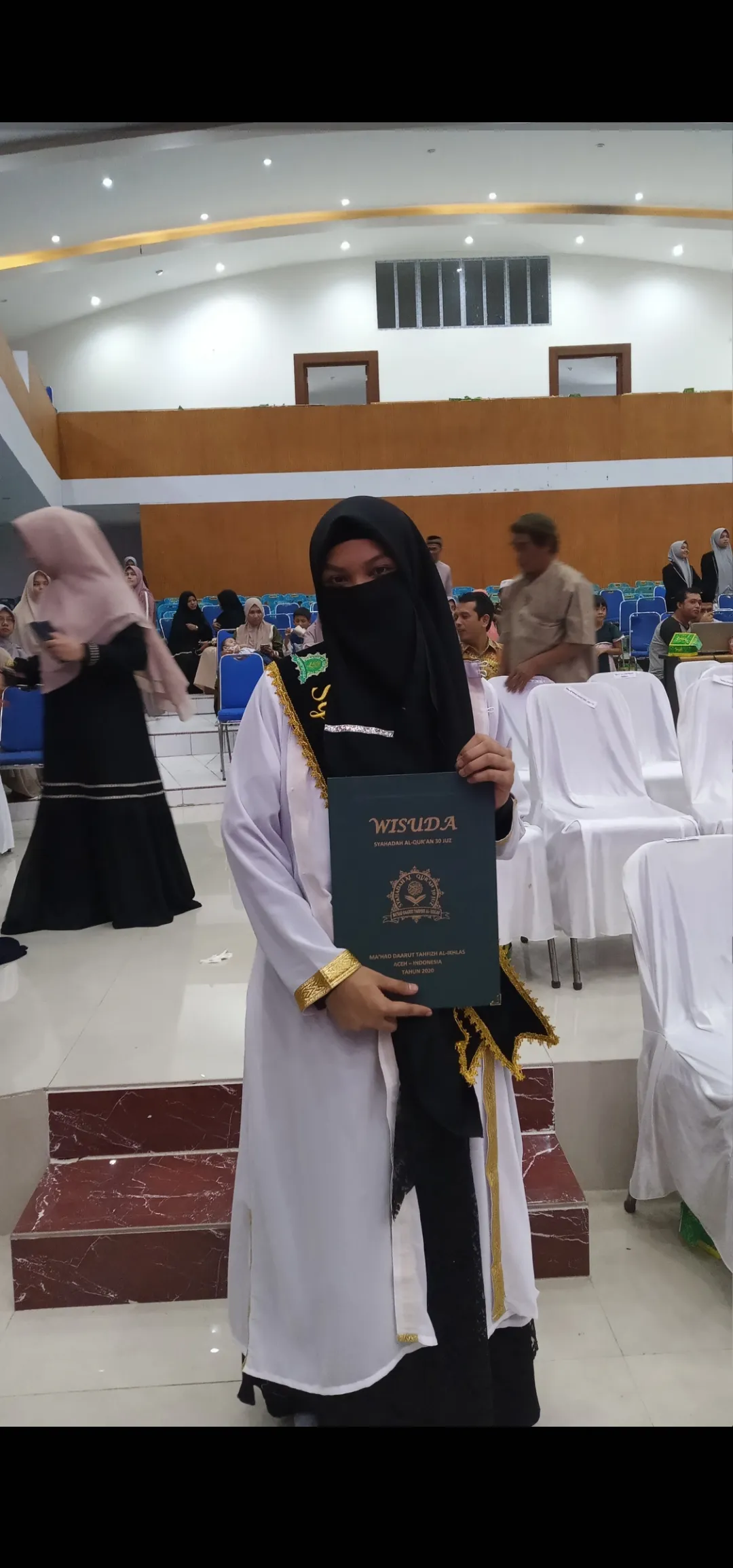 Annisa Saharani 