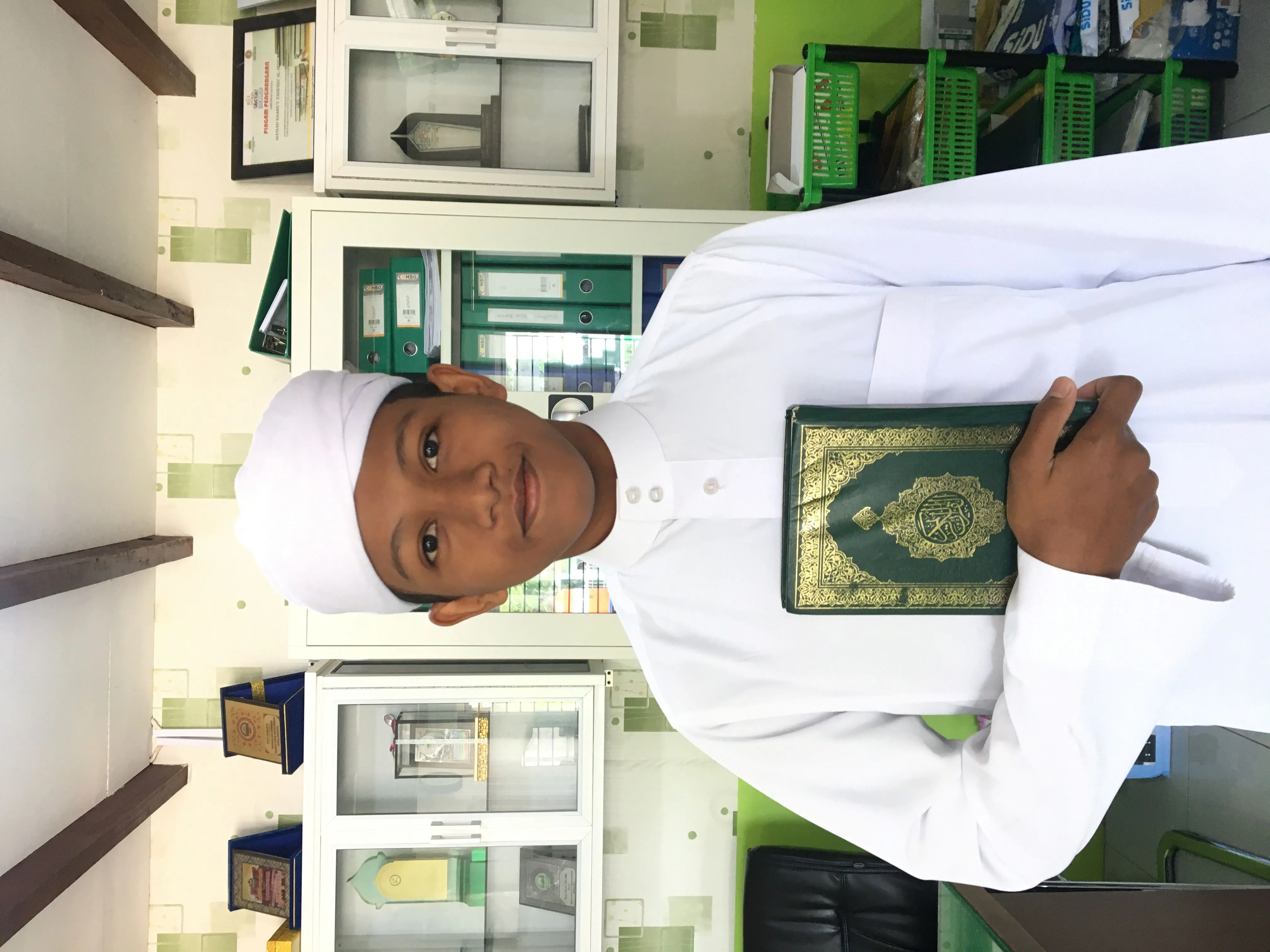 MUTAWAQQIL HARFAN